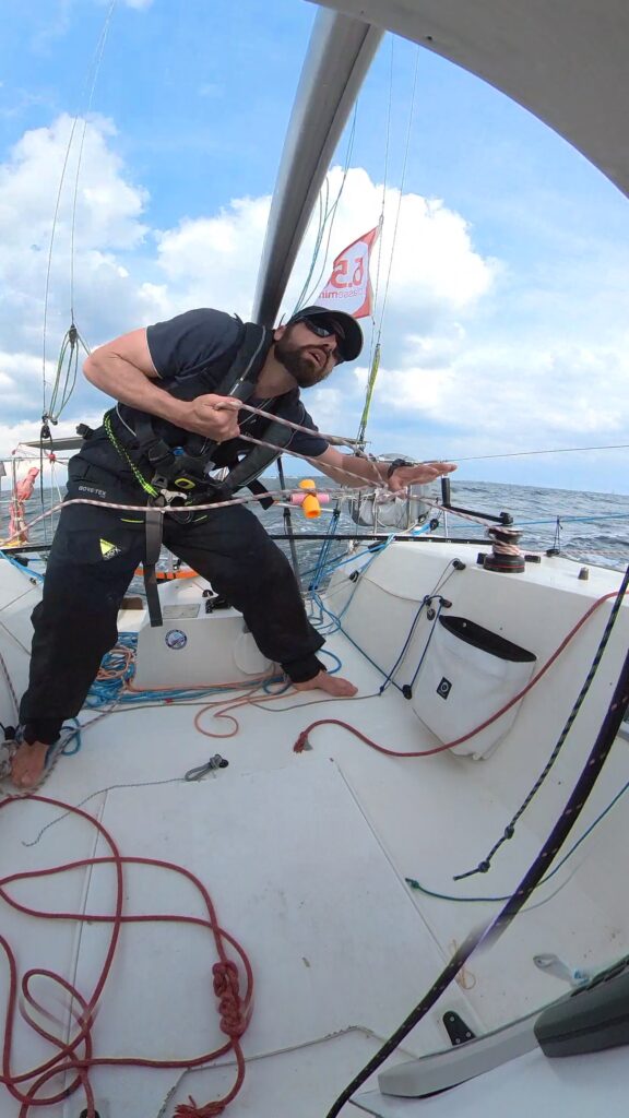 Antoine Ouvrard cap sur la Mini Transat 2025 : entre acharnement et passion