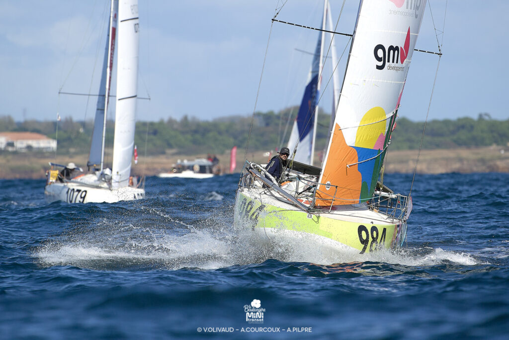 Antoine en mer après le départ de la Mini-Transat